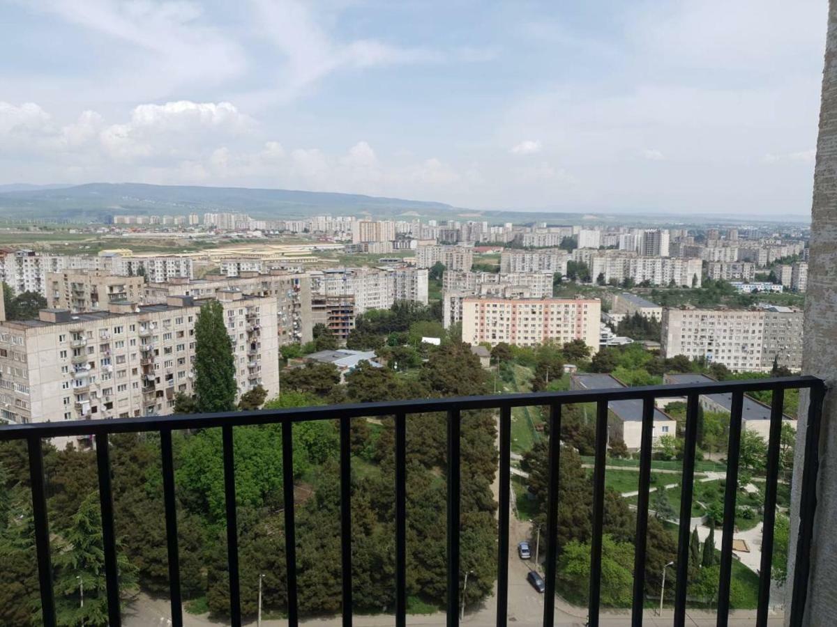 Vazi Aparthotel Тбілісі Екстер'єр фото